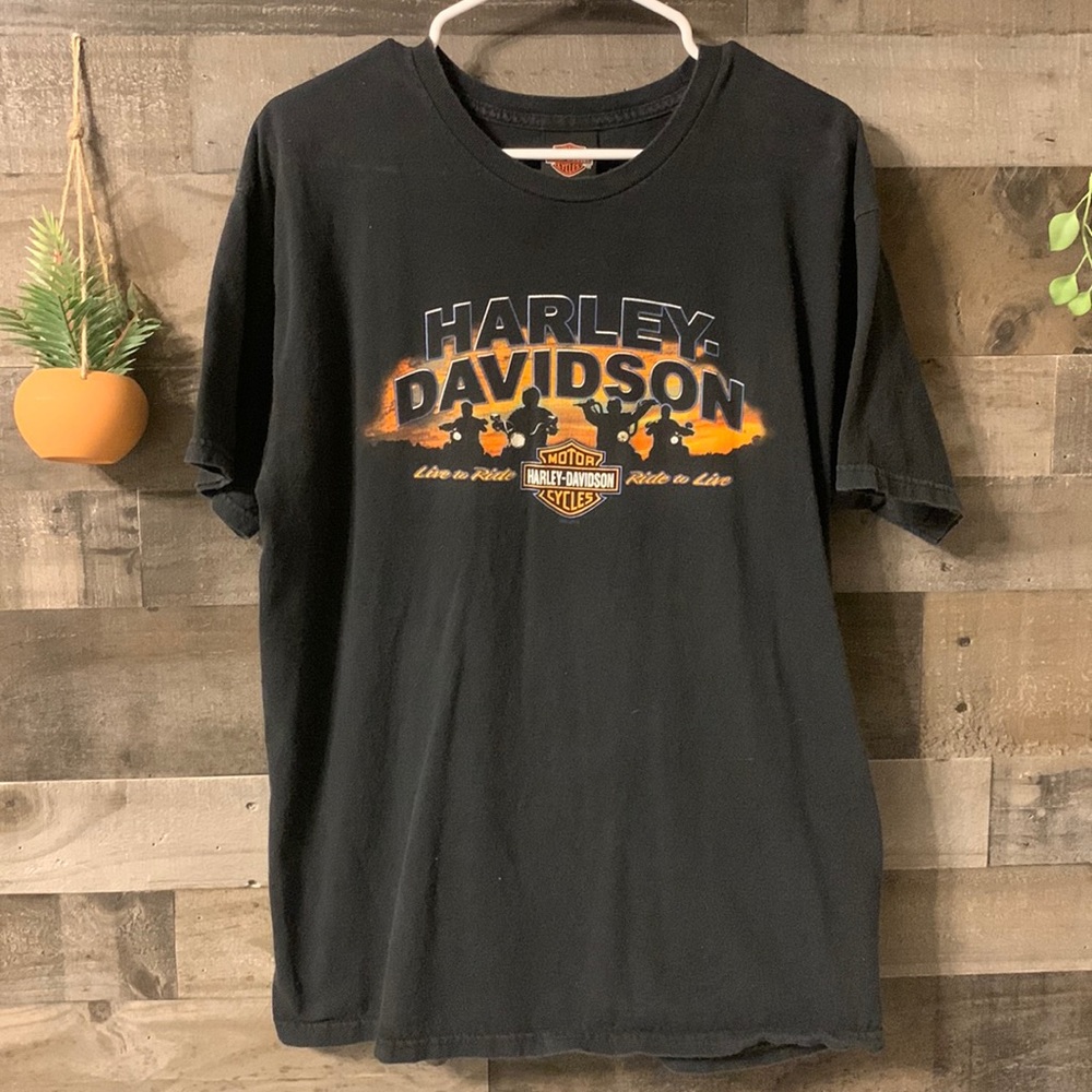 Harley Davidson short sleeve size large good condition